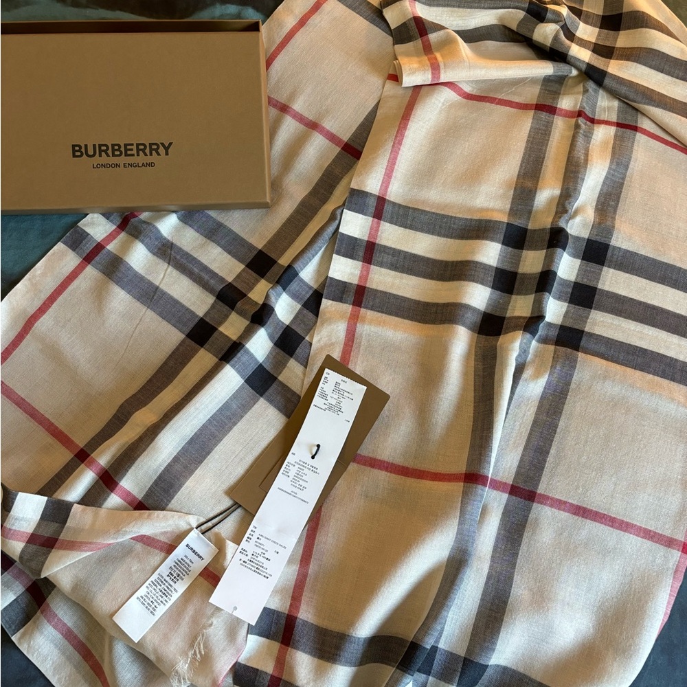 NWT silk/wool Burberry gauze scarf